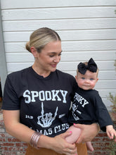 Load image into Gallery viewer, Spooky Mamas Club Tee Black

